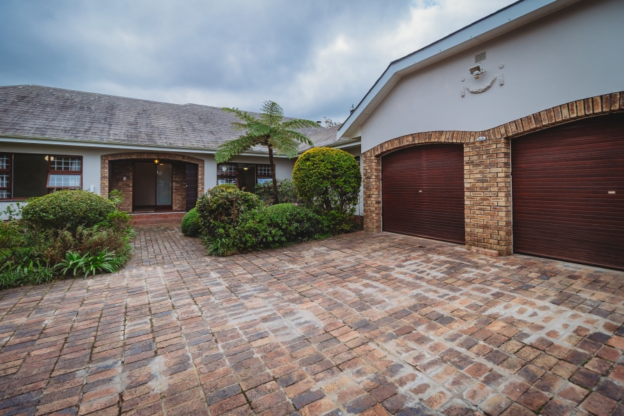 4 Bedroom Property for Sale in Heatherlands Western Cape